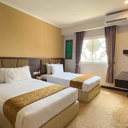 Lorin Syariah Solo Hotel Kültér fotó