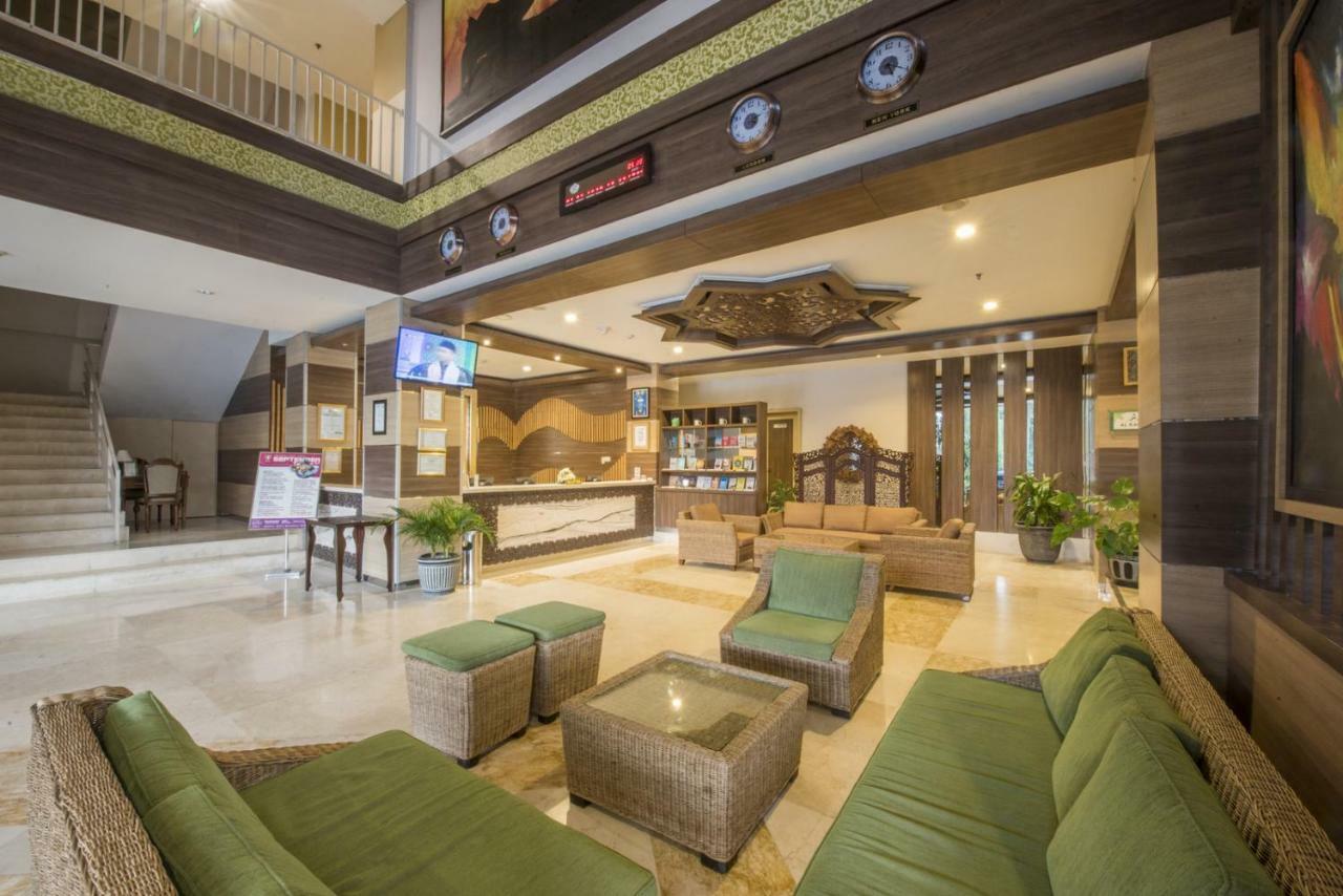 Lorin Syariah Solo Hotel Kültér fotó